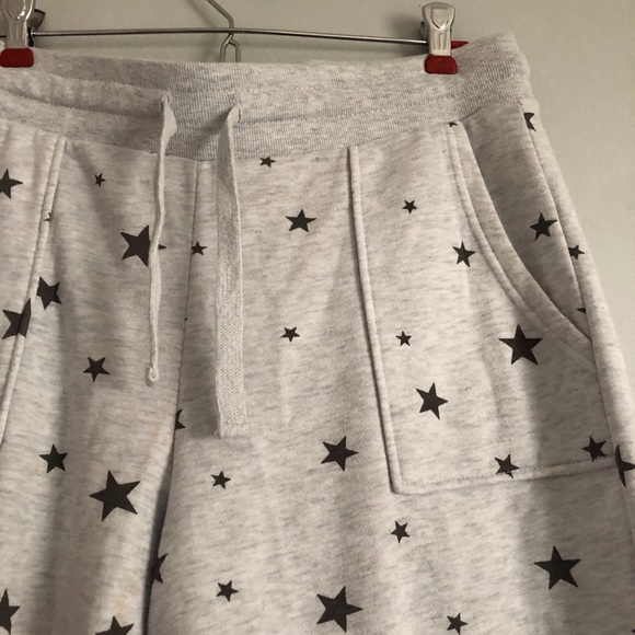 Hippie Rose joggers, comfortable, warm, star print, with pockets, cuffed ankles - Picture 4 of 5